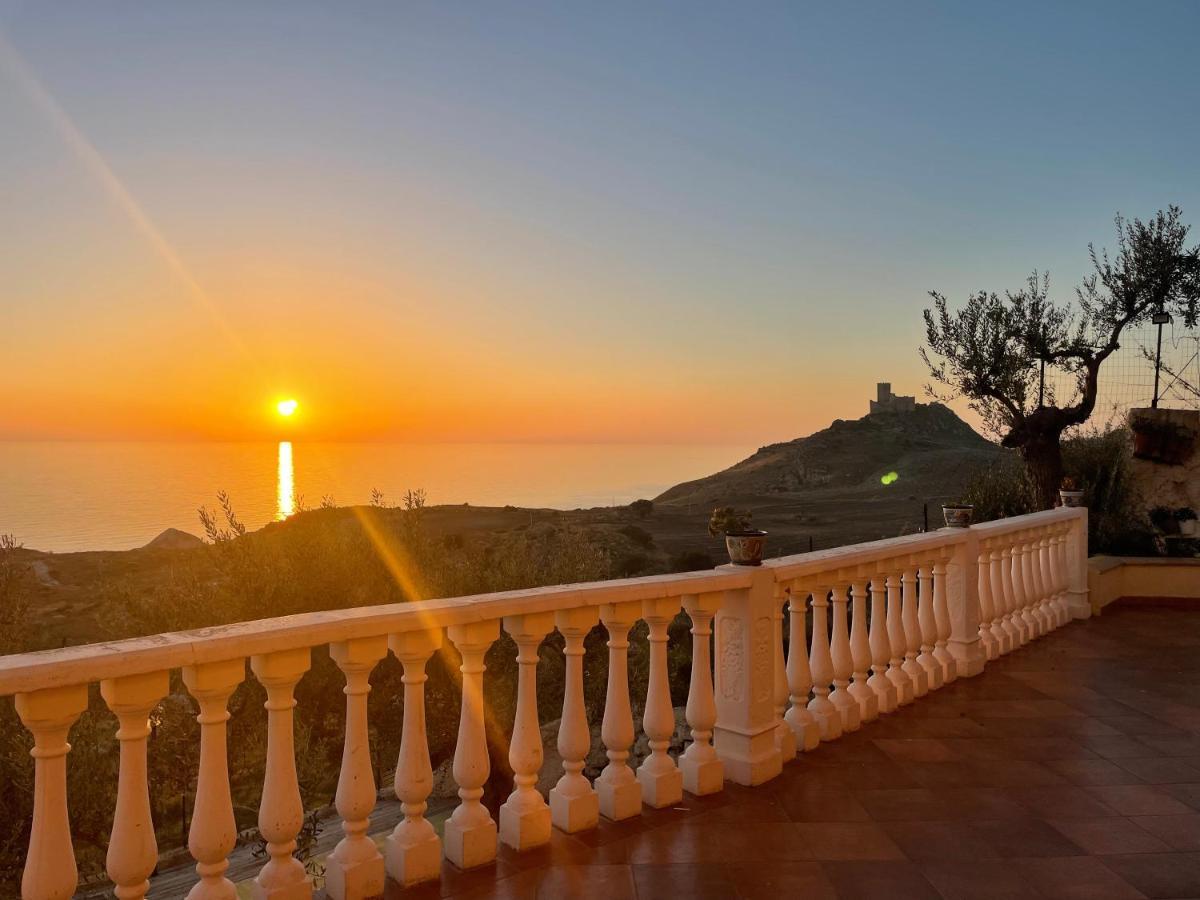 La Collina Sul Mare Bed & Breakfast ปัลมา ดิ มอนเตเคียโร ภายนอก รูปภาพ