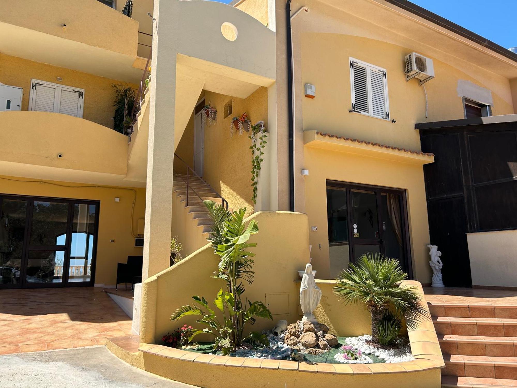 La Collina Sul Mare Bed & Breakfast ปัลมา ดิ มอนเตเคียโร ภายนอก รูปภาพ