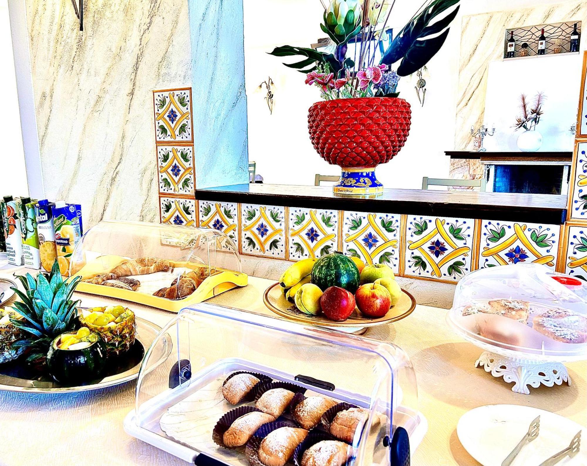 La Collina Sul Mare Bed & Breakfast ปัลมา ดิ มอนเตเคียโร ภายนอก รูปภาพ