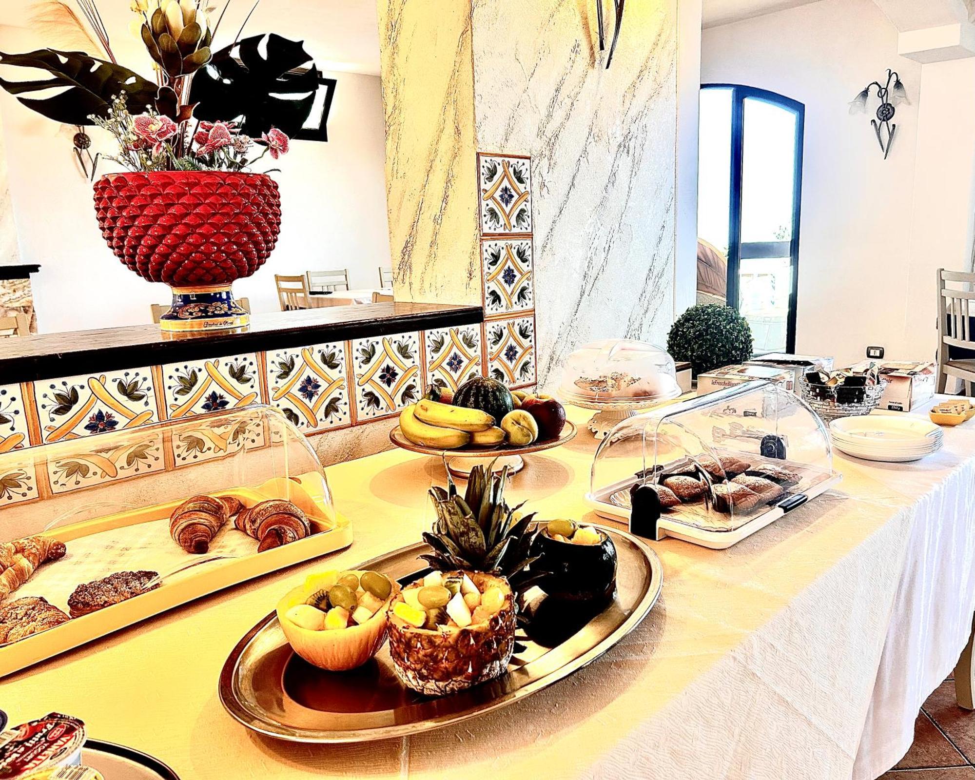 La Collina Sul Mare Bed & Breakfast ปัลมา ดิ มอนเตเคียโร ภายนอก รูปภาพ