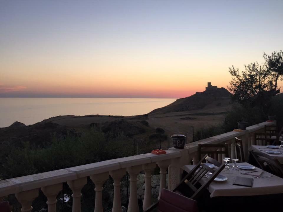 La Collina Sul Mare Bed & Breakfast ปัลมา ดิ มอนเตเคียโร ภายนอก รูปภาพ